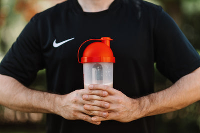 How Many Protein Shakes a Day to Lose Weight or Gain Muscle? Advice for Women, Men & Bodybuilders.